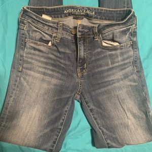 Women's American Eagle skinny jeans size 6